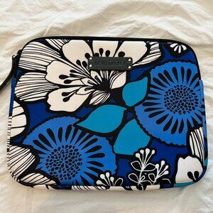 Vera Bradley Blue Bayou Neoprene Tablet Sleeve